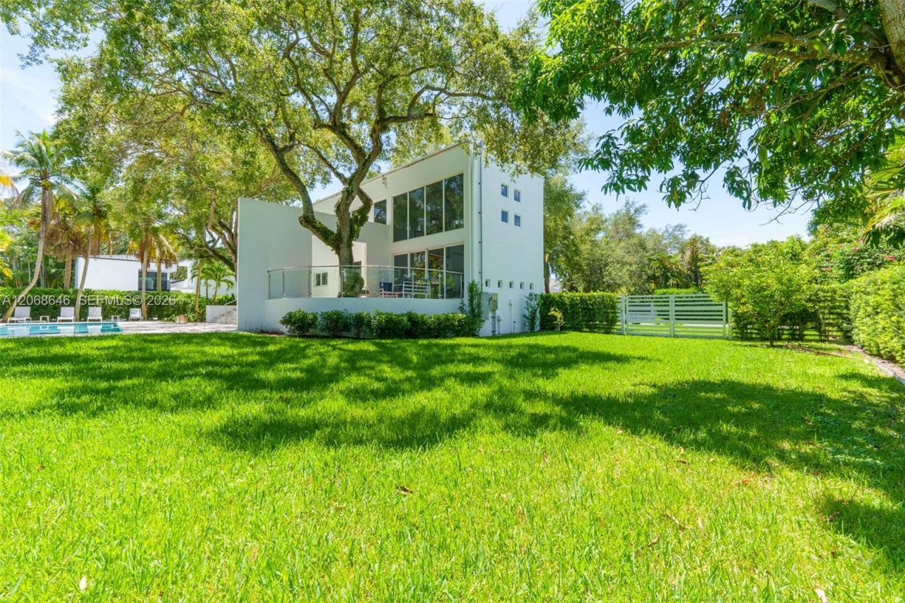 7277 SW 165th St , Palmetto Bay, FL 33157 Photo