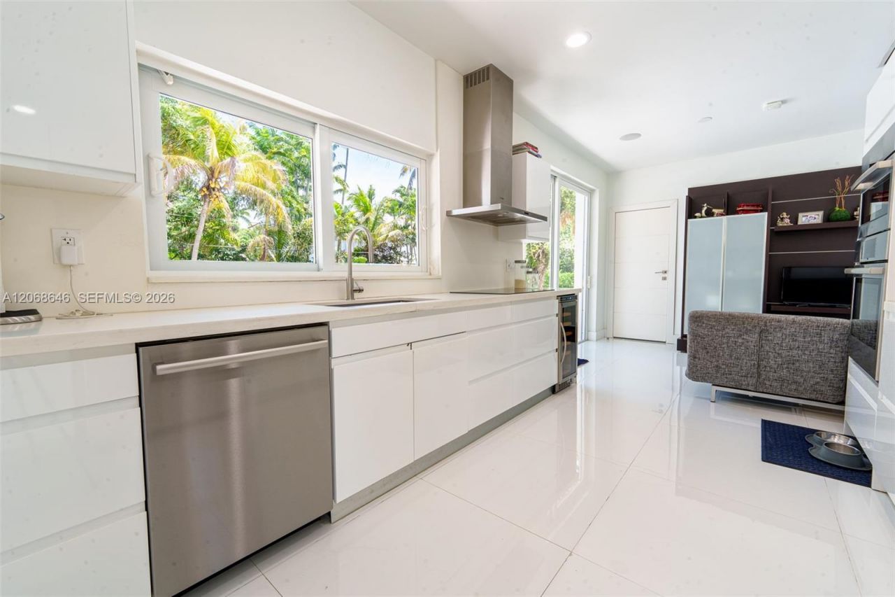 7277 SW 165th St , Palmetto Bay, FL 33157 Photo