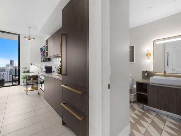 159 NE 6th St , Unit 4910, Miami, FL 33132