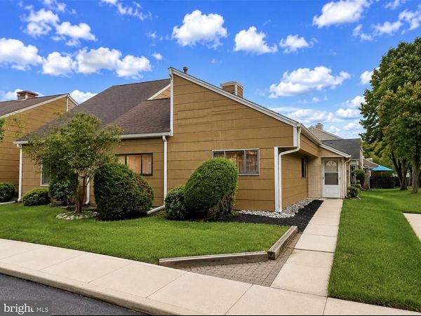 21 CHISWICK DRIVE, LINDENWOLD, NJ 08021