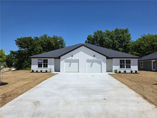 97 W Rainsong Street , Farmington, AR 72730