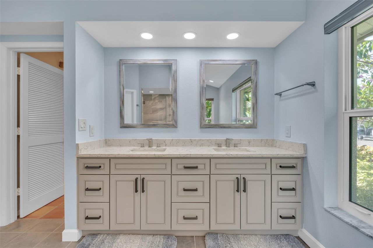 4528 Spring Flower Court, Sarasota, FL 34233 Photo