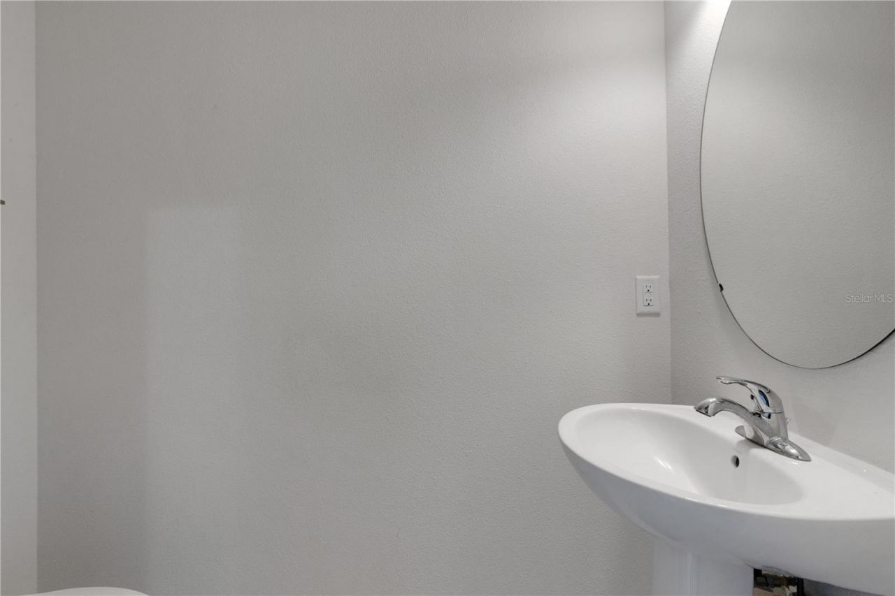 5166 Bay Isle Circle, Clearwater, FL 33760 Photo