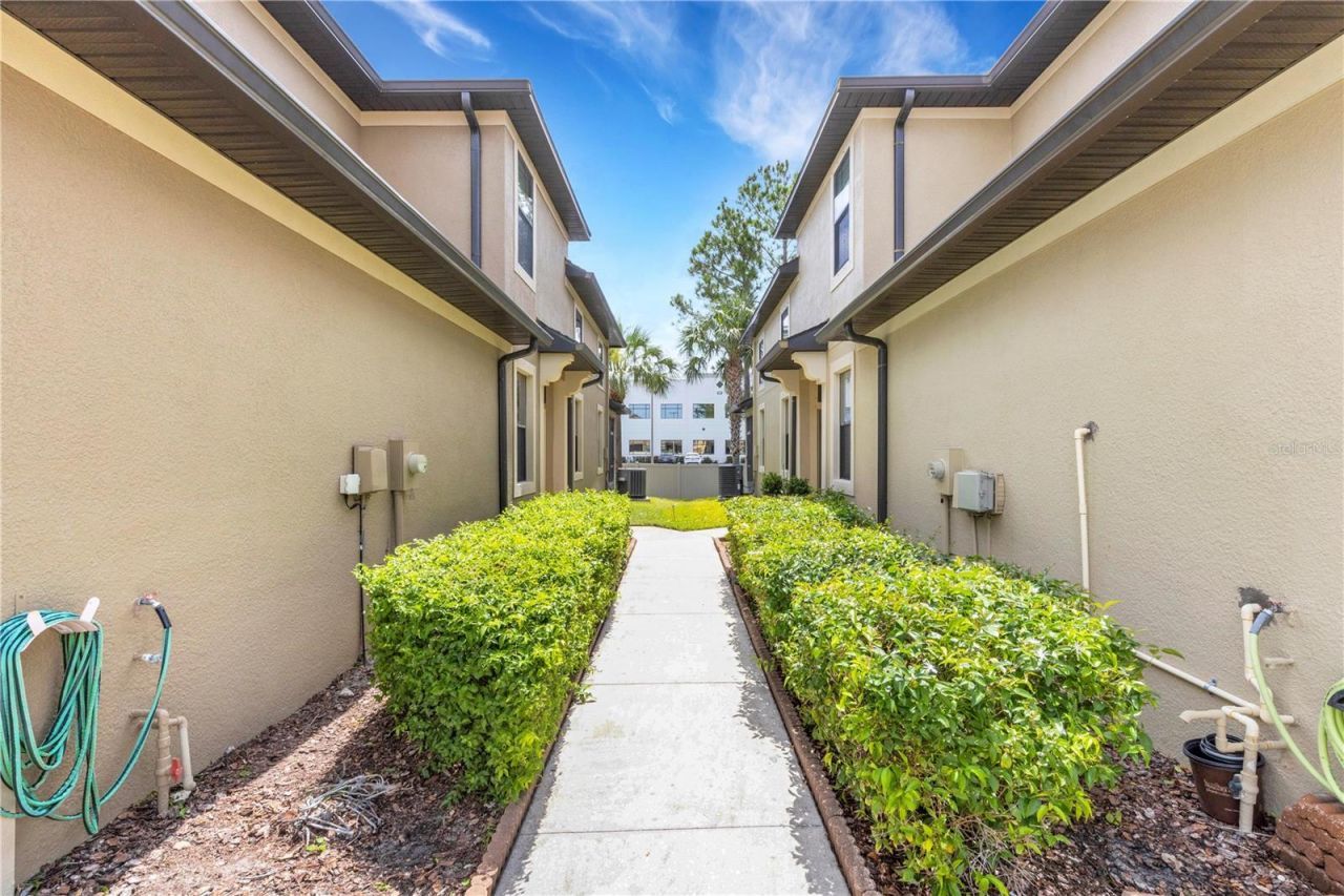 5166 Bay Isle Circle, Clearwater, FL 33760 Photo