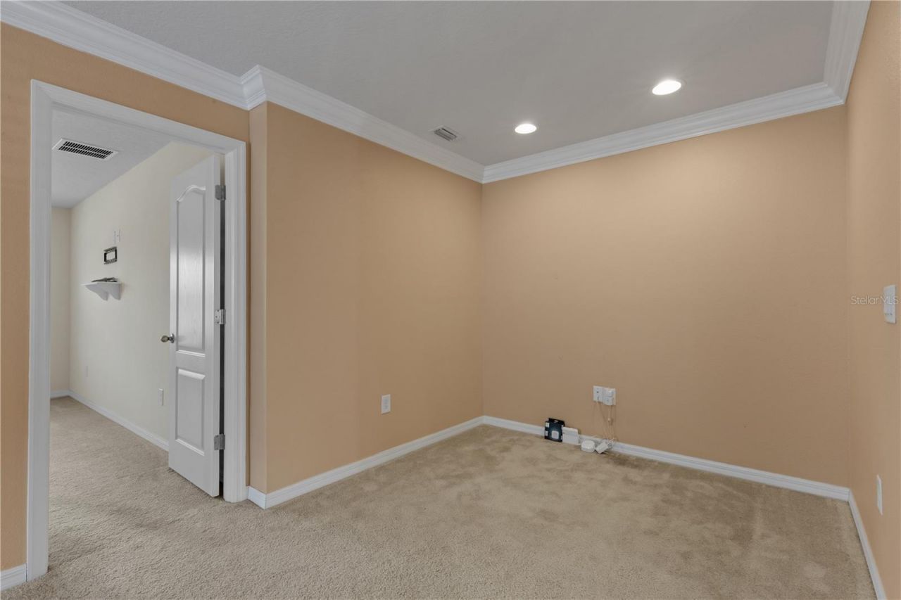 5166 Bay Isle Circle, Clearwater, FL 33760 Photo