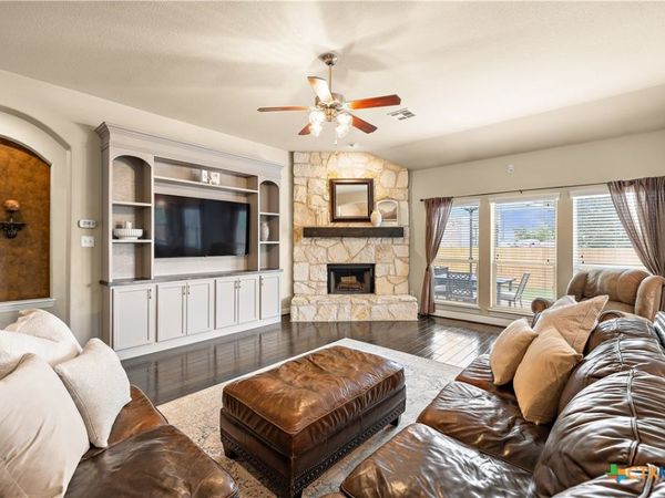 1008 N Ash Cove , Hutto, TX 78634