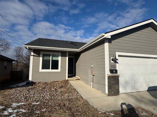 103 N Oak Park Avenue, Unit A, Colfax, IA 50054