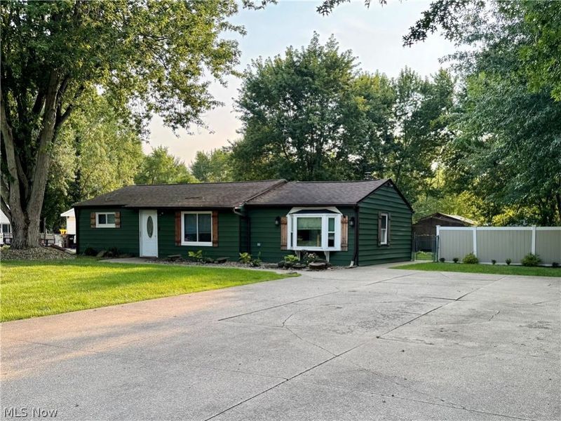 12755 Vincent Drive, Mantua, OH 44255 Photo 2