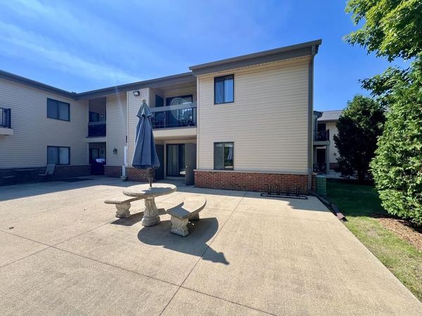 1061 Regent ROAD, Unit 612, Oconomowoc, WI 53066