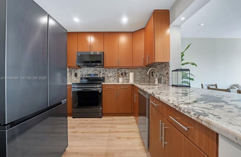 401 Golden Isles Dr , Unit 1116, Hallandale Beach, FL 33009 Photo