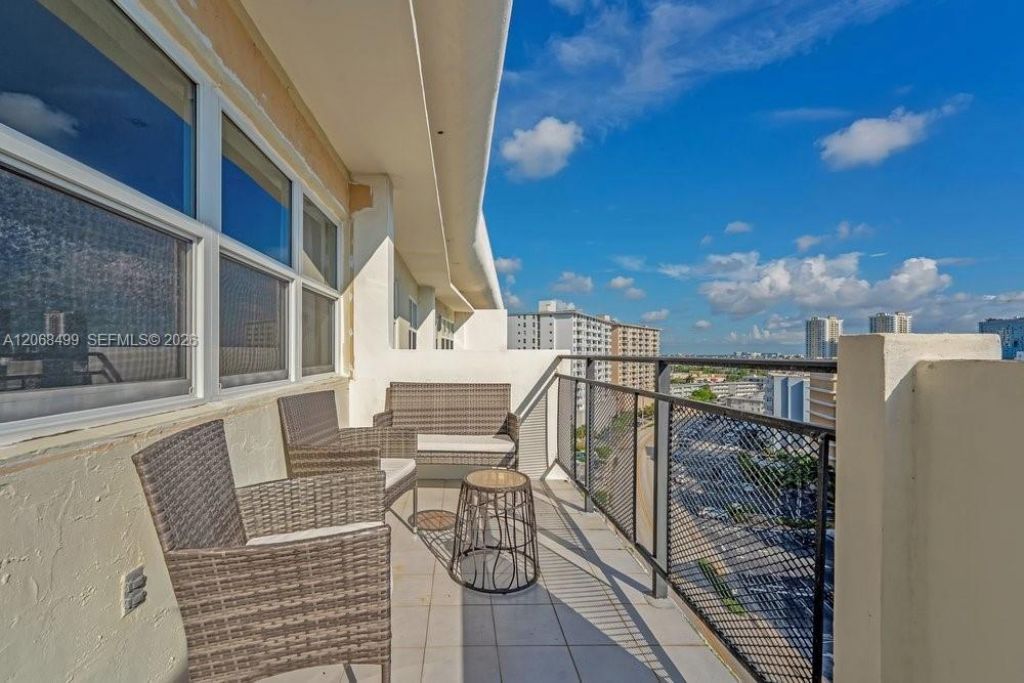 401 Golden Isles Dr , Unit 1116, Hallandale Beach, FL 33009 Photo