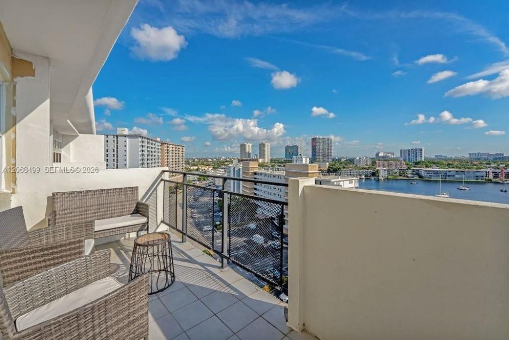 401 Golden Isles Dr , Unit 1116, Hallandale Beach, FL 33009 Photo
