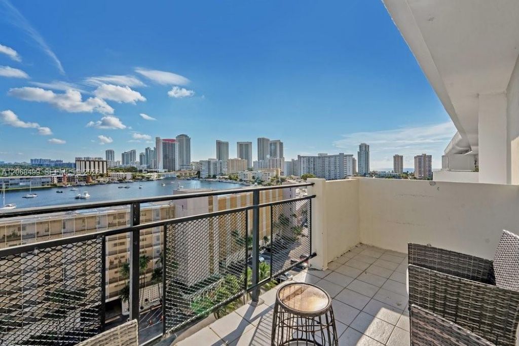 401 Golden Isles Dr , Unit 1116, Hallandale Beach, FL 33009 Photo