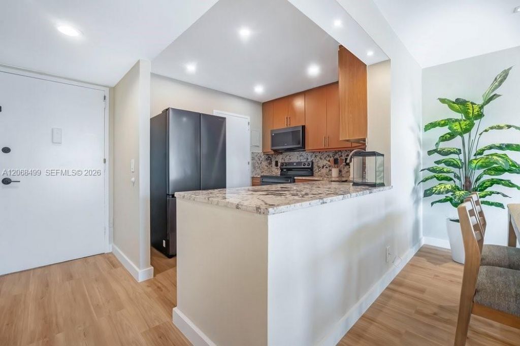 401 Golden Isles Dr , Unit 1116, Hallandale Beach, FL 33009 Photo