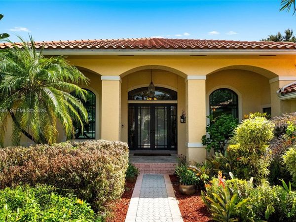 10660 SW 44th Ct, Davie, FL 33328