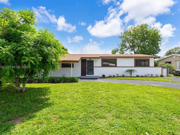 18425 NW 23rd Ave, Miami Gardens, FL 33056