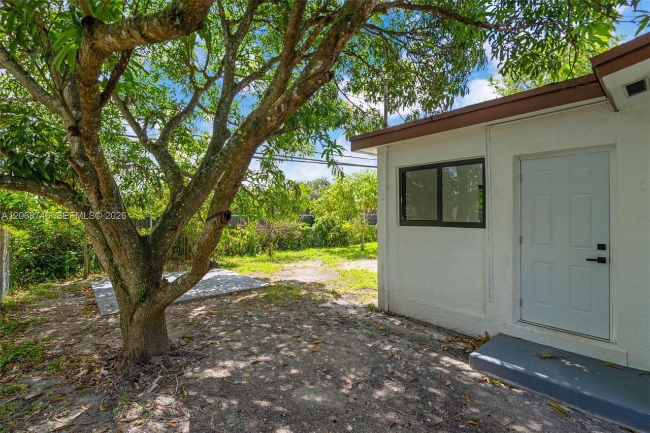 18425 NW 23rd Ave, Miami Gardens, FL 33056 Photo