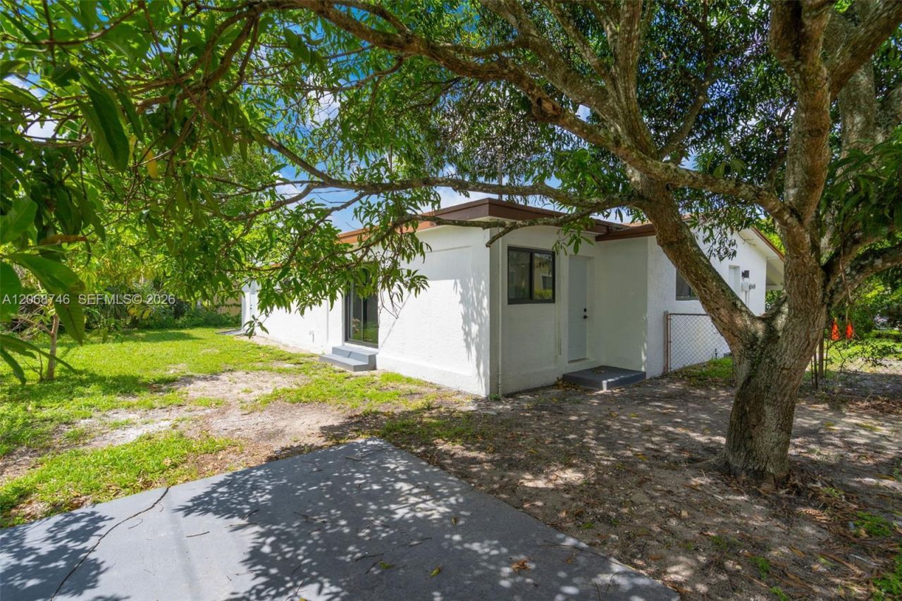 18425 NW 23rd Ave, Miami Gardens, FL 33056 Photo