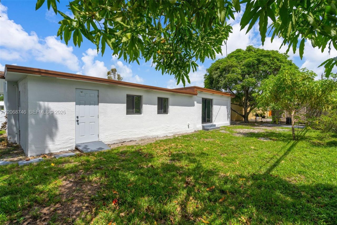 18425 NW 23rd Ave, Miami Gardens, FL 33056 Photo