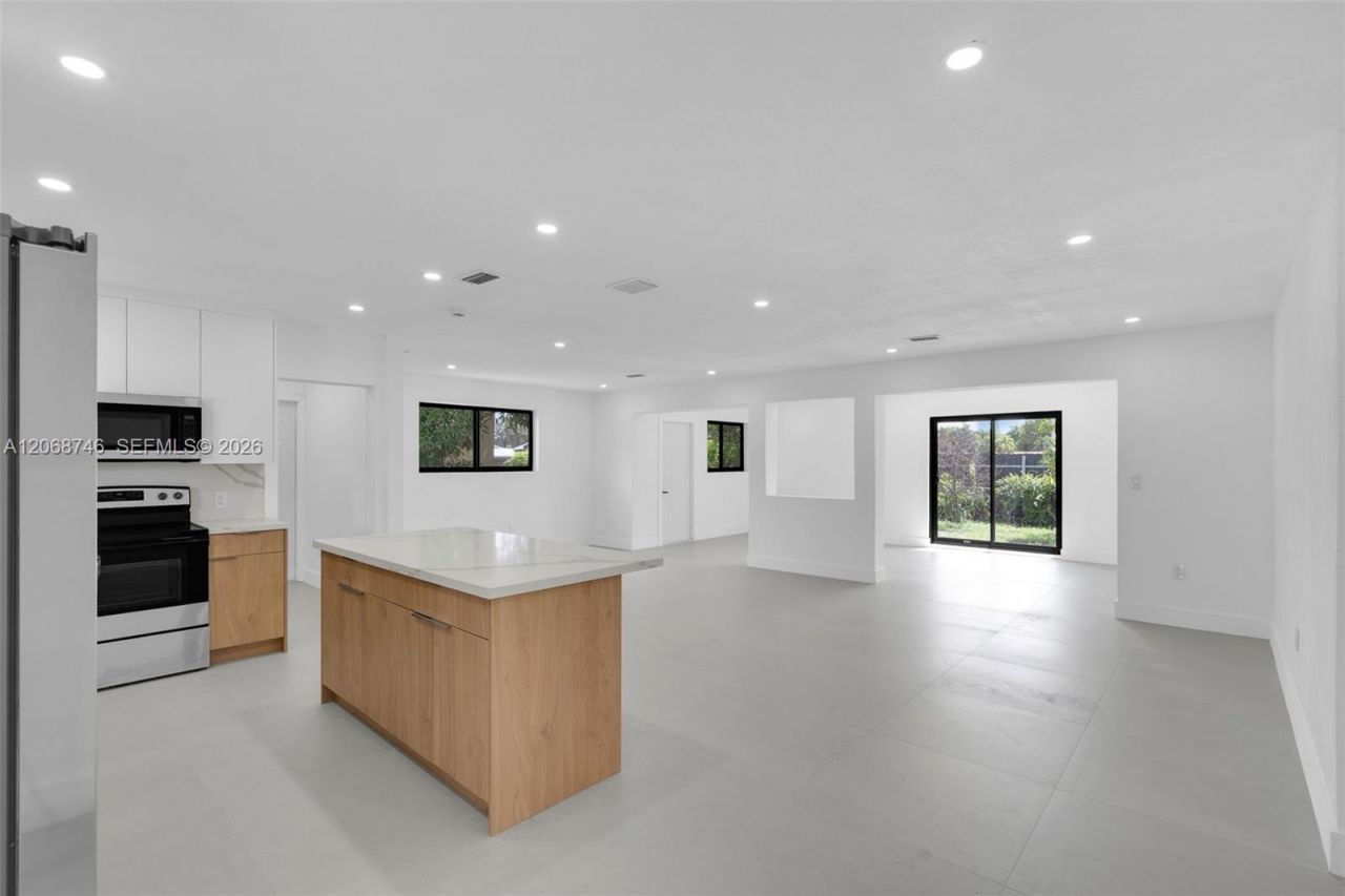 18425 NW 23rd Ave, Miami Gardens, FL 33056 Photo