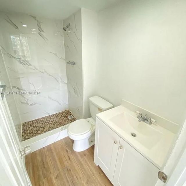 492 NW 165th St Rd , Unit C-415, Miami, FL 33169 Photo