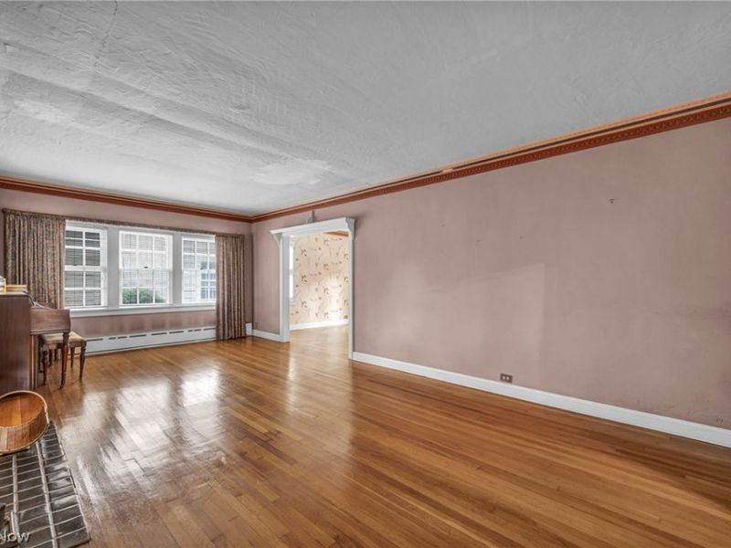 3295 Glencairn Road, Shaker Heights, OH 44122 Photo 4