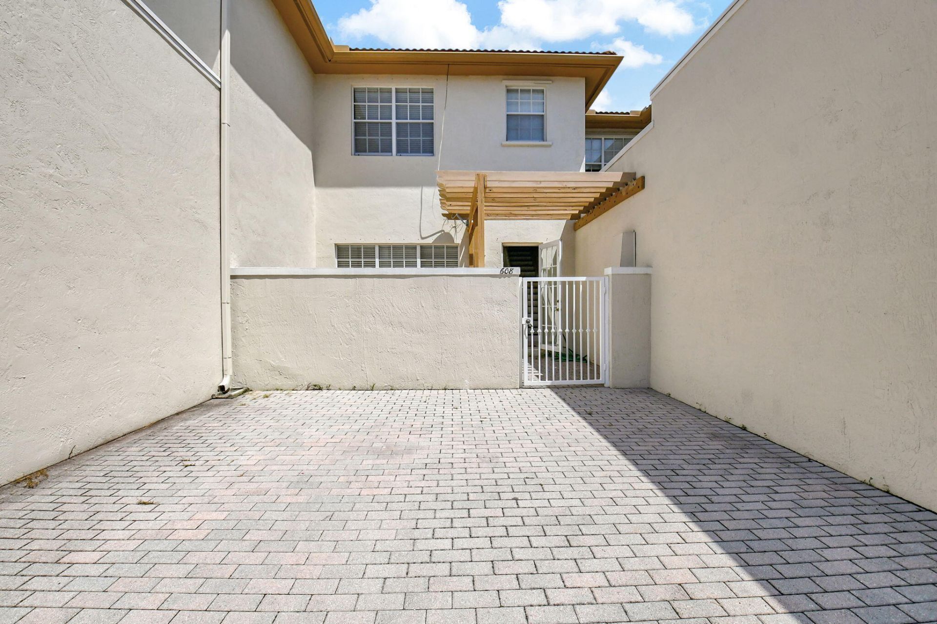 608 NW 25th Avenue, Boynton Beach, FL 33426 Photo