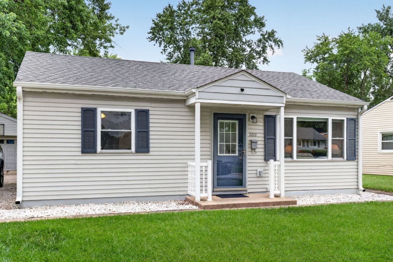 2213 Marmion Avenue, Joliet, IL 60436 Main Photo