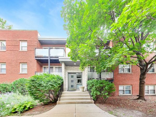 7533 N Damen Avenue , Unit R1, Chicago, IL 60645