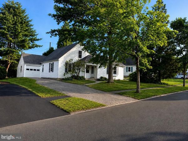 974 JUNIPER ROAD , HELLERTOWN, PA 18055
