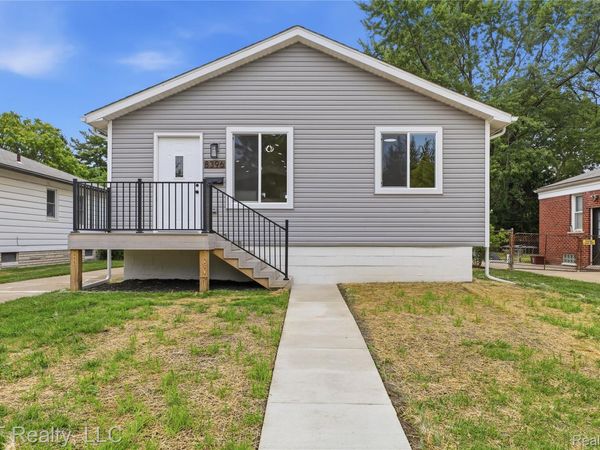 8396 Dale Street , Center Line, Mi 48015