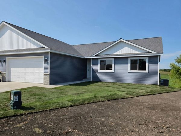 218 Fischer Court NW, Montgomery, MN 56069