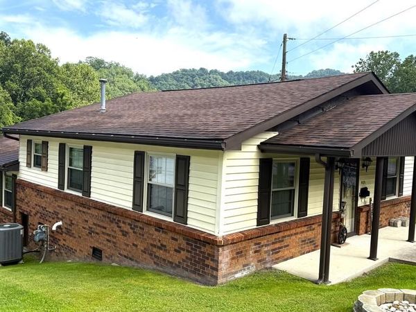 923 CENTER STREET, MULLENS, WV 25882