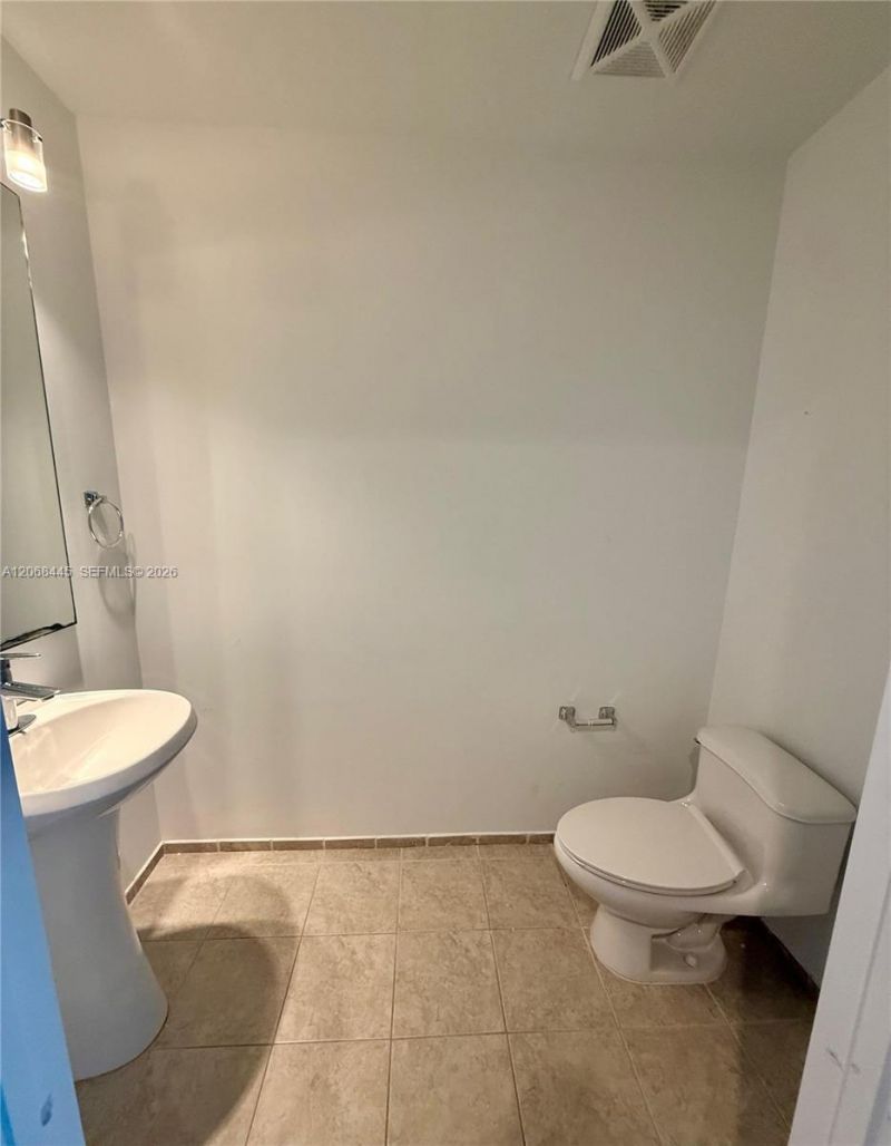 60 SW 13th St, Unit 1618, Miami, FL 33130 Photo