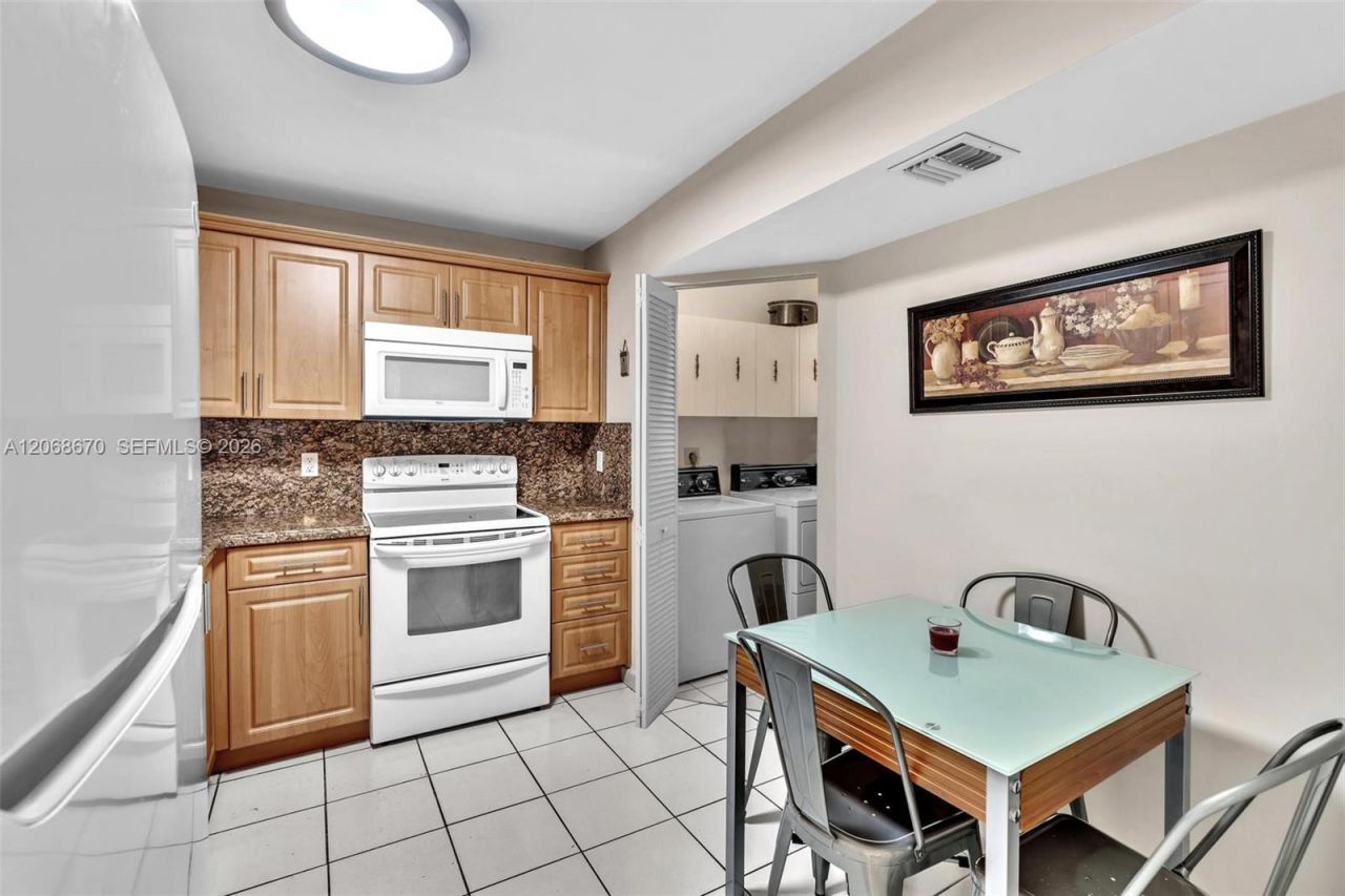 9273 Collins Ave , Unit 308, Surfside, FL 33154 Photo