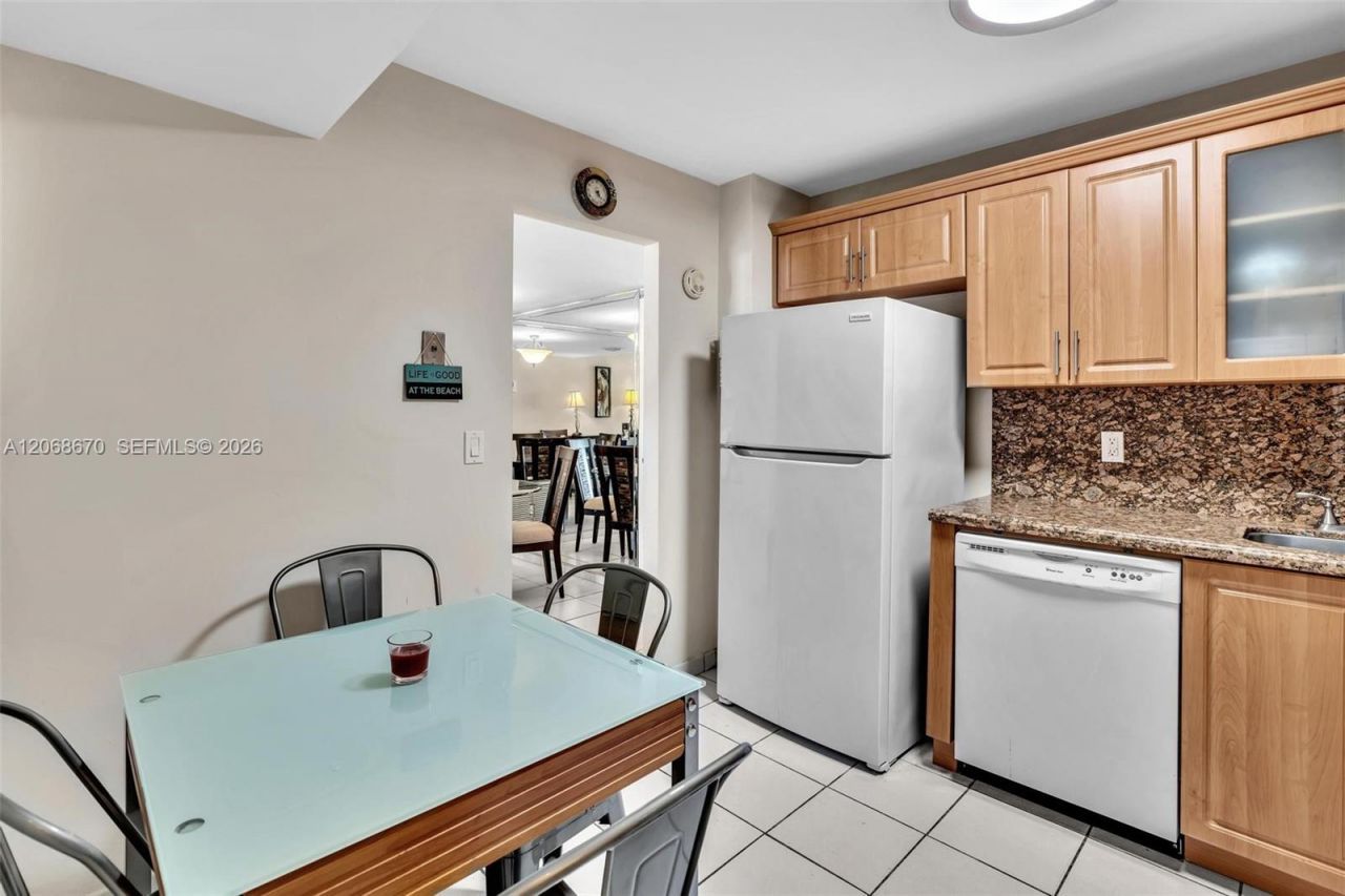9273 Collins Ave , Unit 308, Surfside, FL 33154 Photo