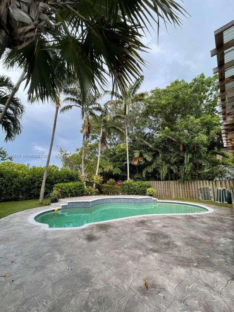111 SW 29th Rd , Miami, FL 33129 Photo