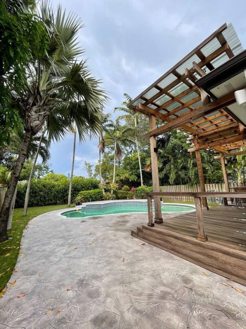 111 SW 29th Rd , Miami, FL 33129 Photo