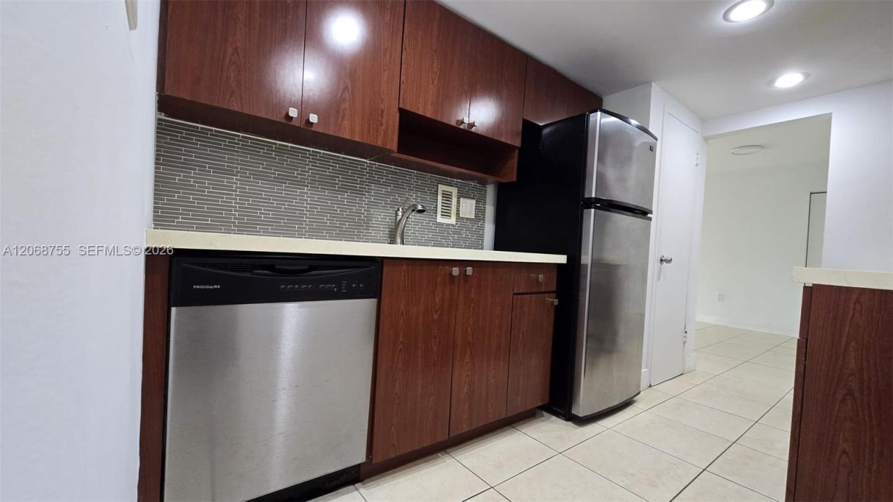 1865 79th St Cswy, Unit 2J, North Bay Village, FL 33141 Photo