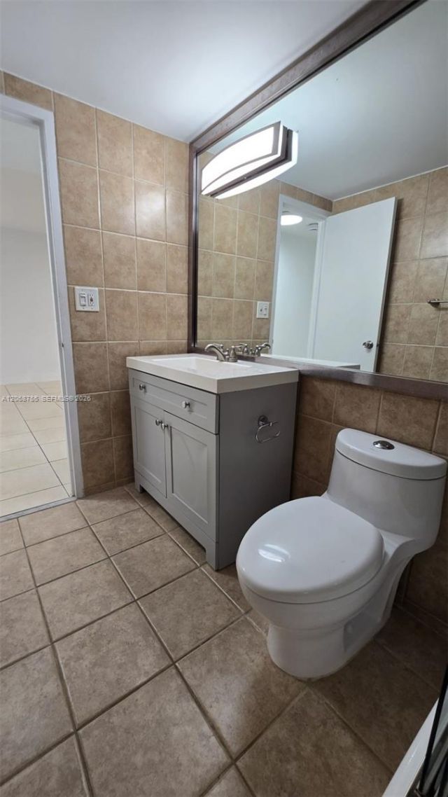 1865 79th St Cswy, Unit 2J, North Bay Village, FL 33141 Photo