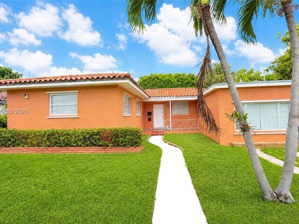 7552 Hispanola Ave, North Bay Village, FL 33141