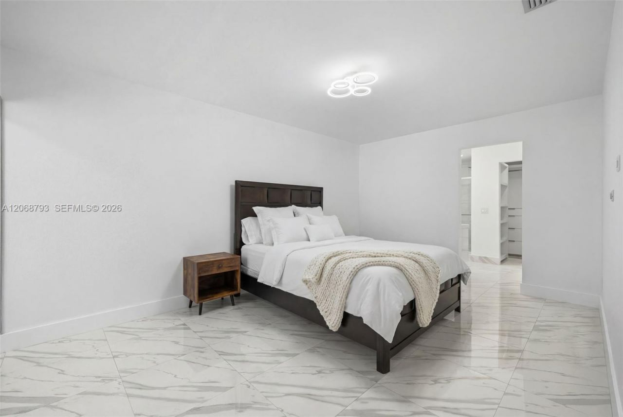 3549 Magellan Cir , Unit 418, Aventura, FL 33180 Photo
