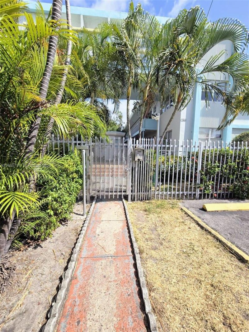 1255 Marseille , Unit 21, Miami Beach, FL 33141 Photo
