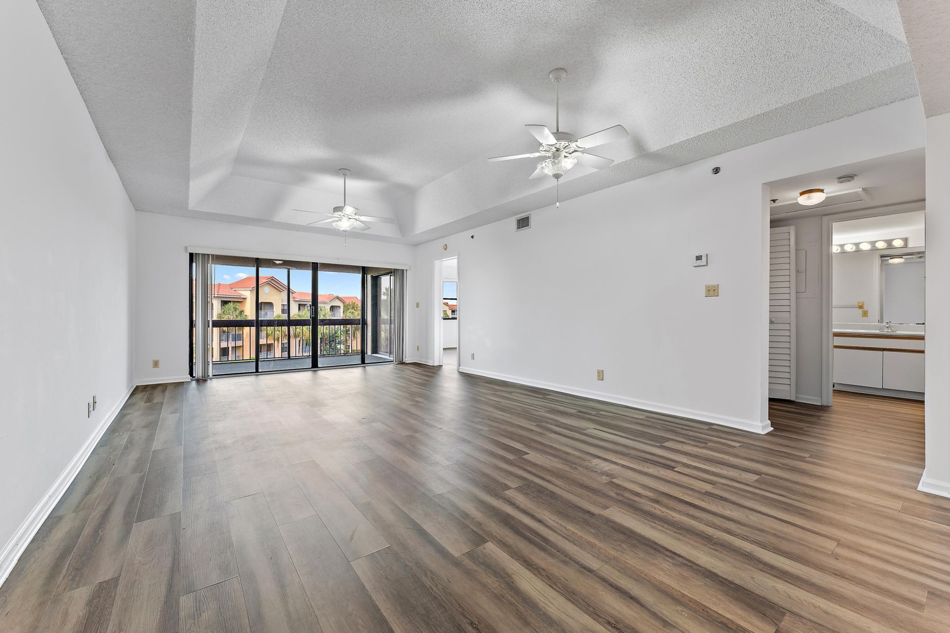 700 Uno Lago Drive, Unit 404, Juno Beach, FL 33408 Photo