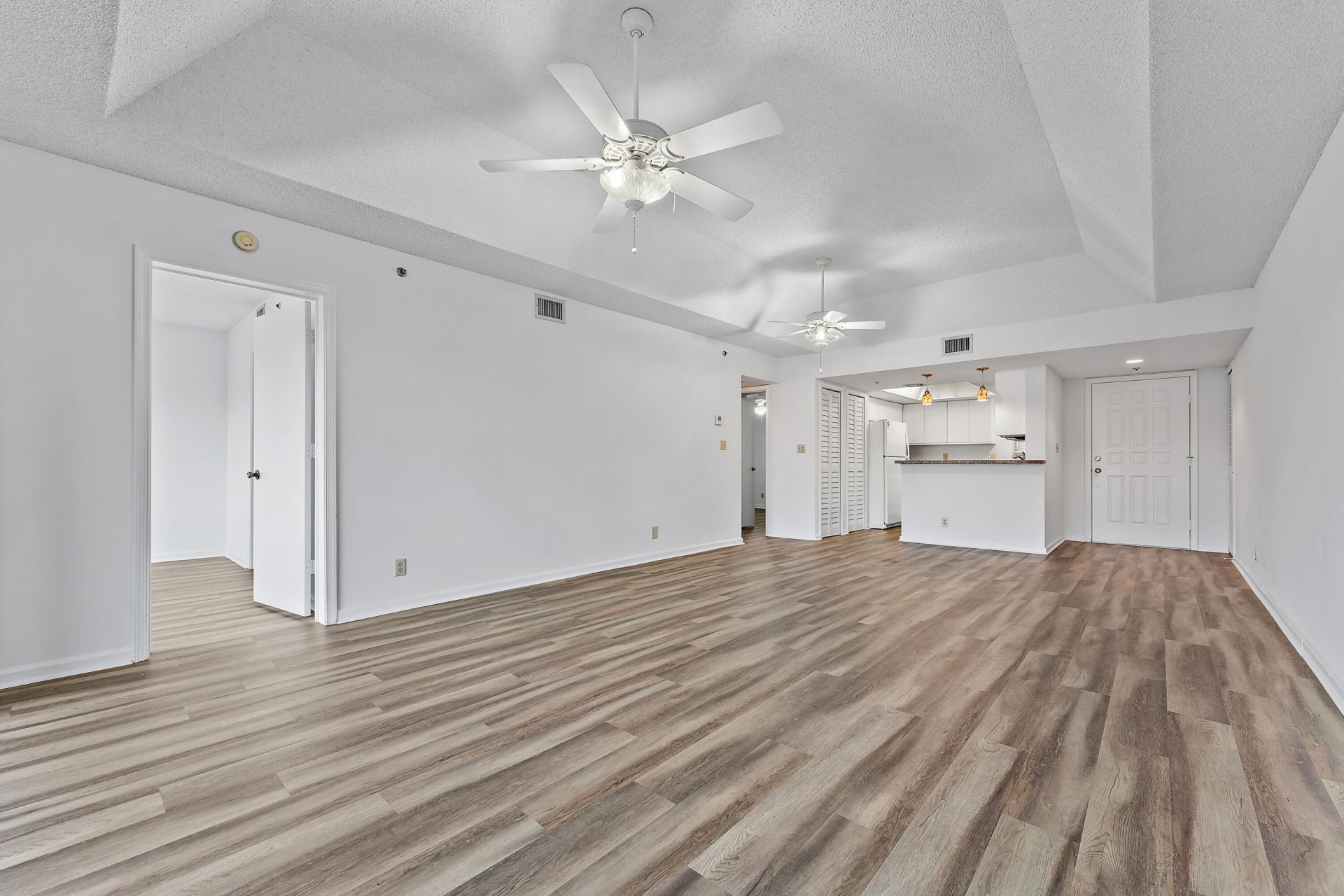 700 Uno Lago Drive, Unit 404, Juno Beach, FL 33408 Photo