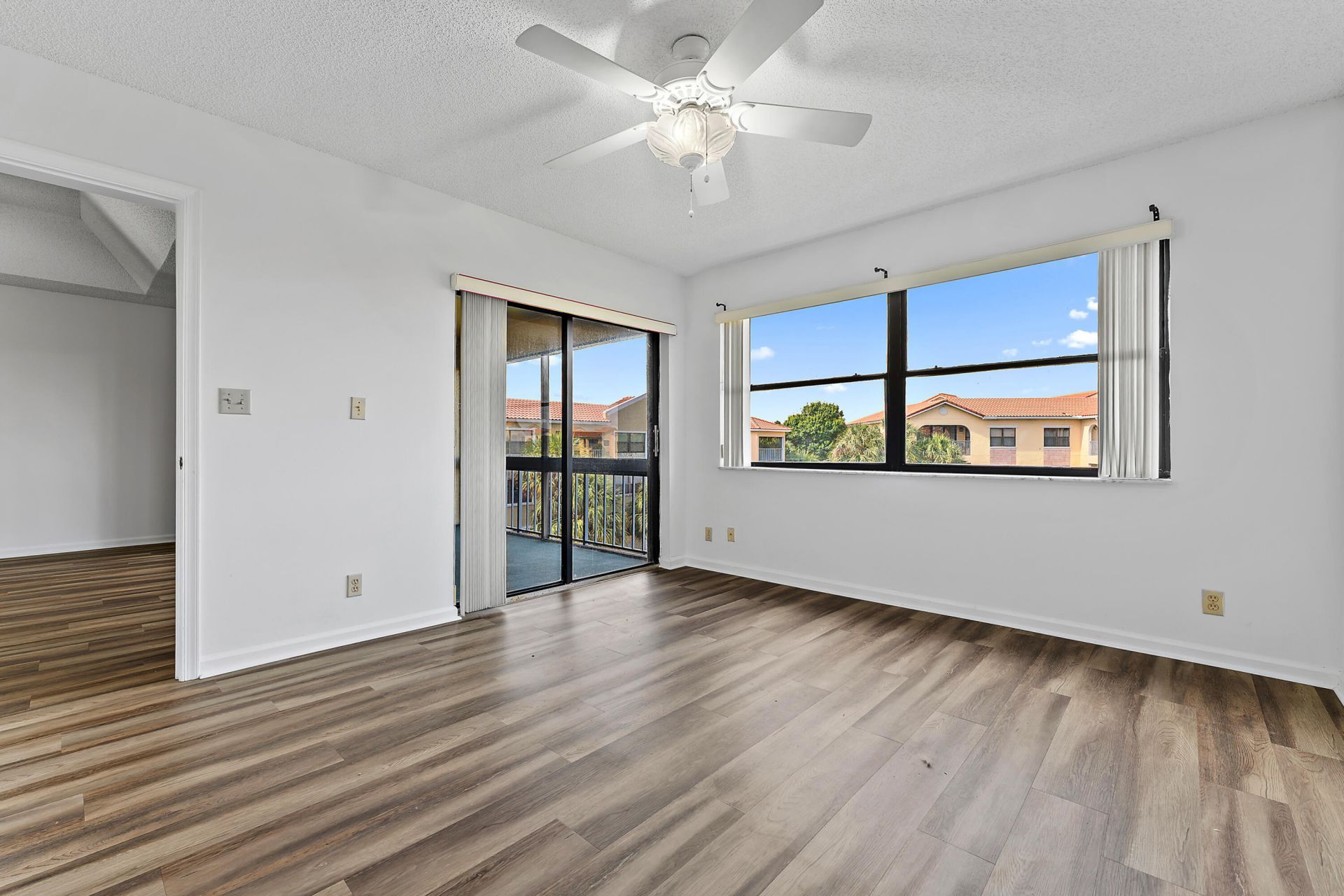 700 Uno Lago Drive, Unit 404, Juno Beach, FL 33408 Photo