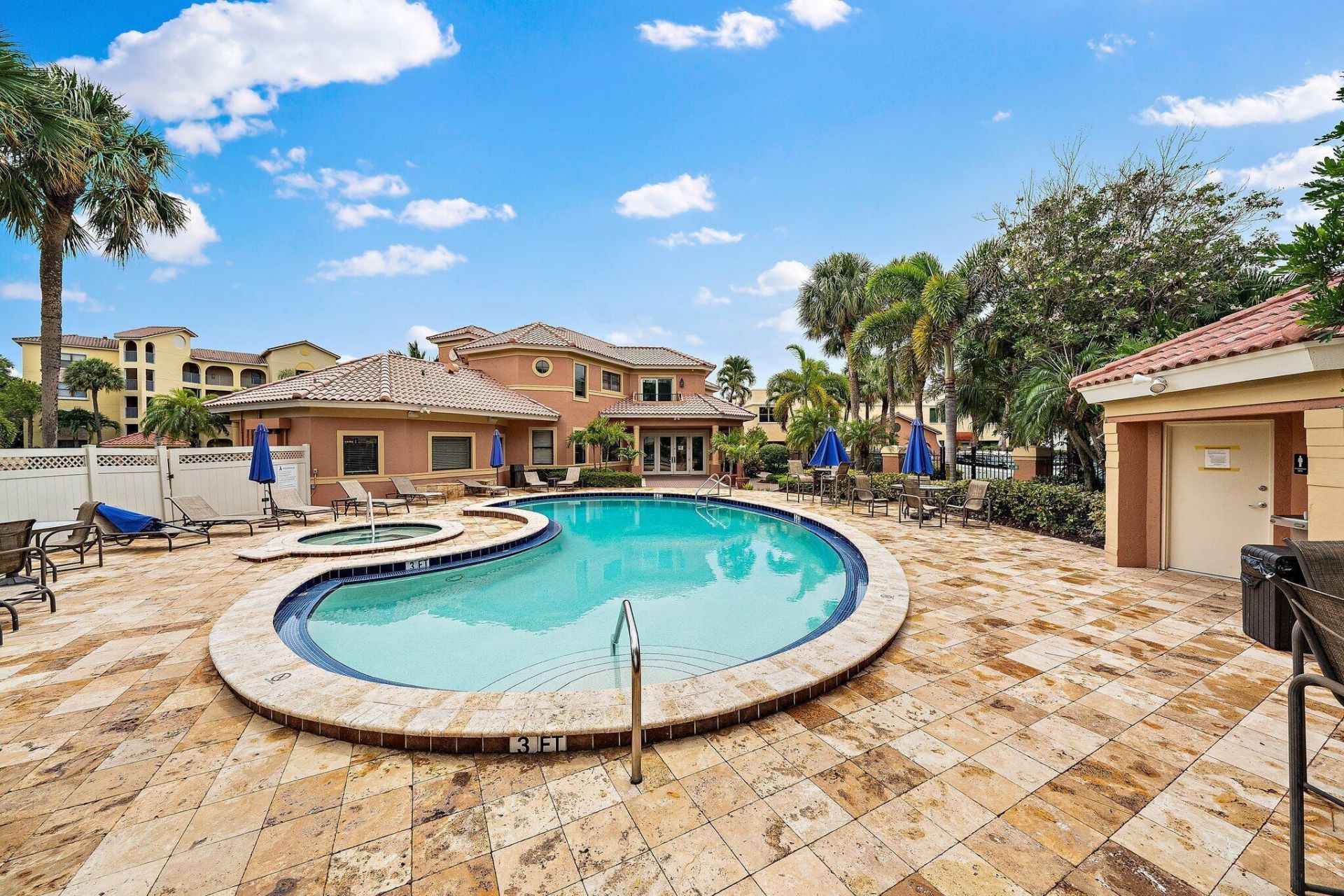 700 Uno Lago Drive, Unit 404, Juno Beach, FL 33408 Photo