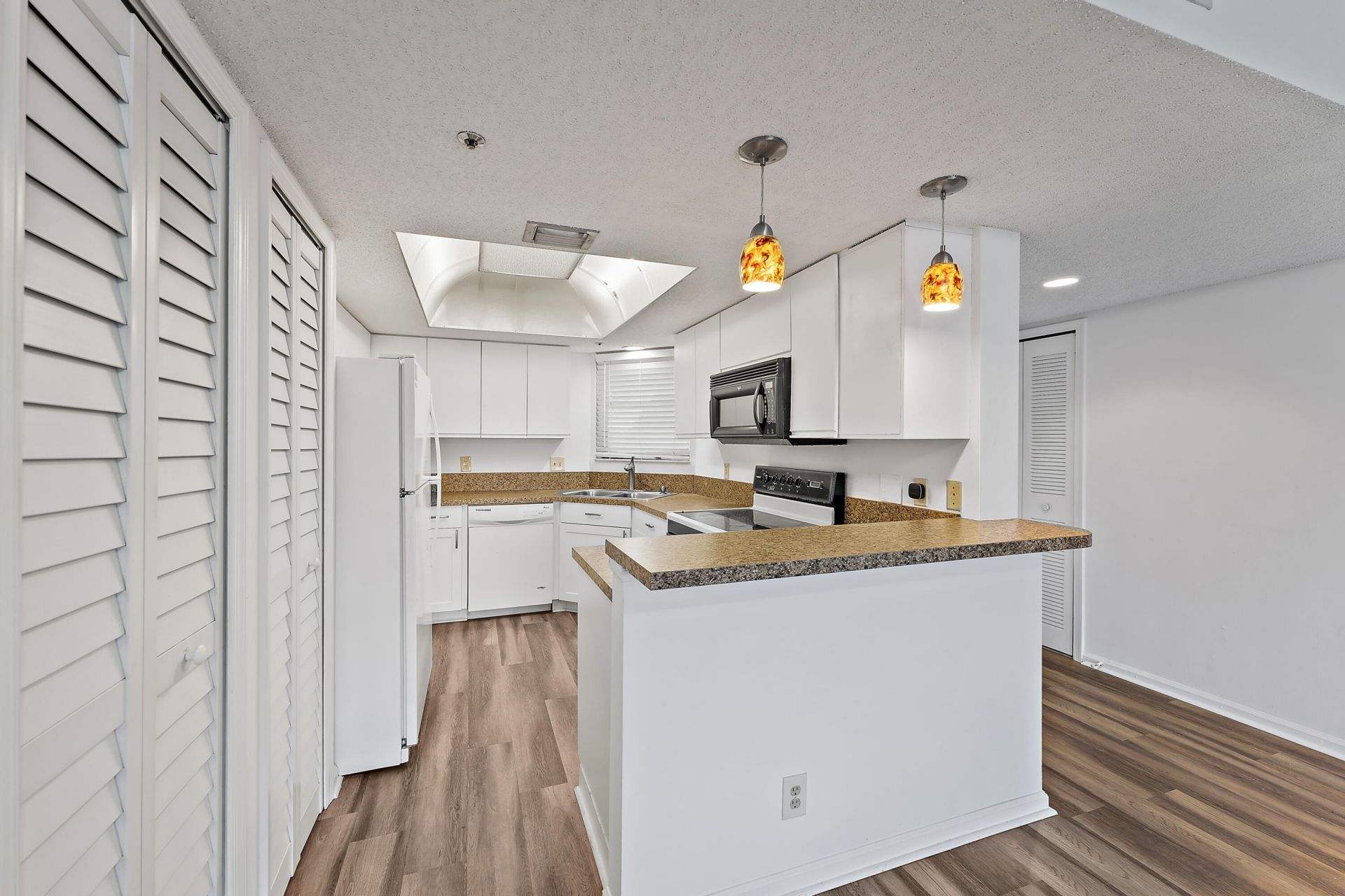 700 Uno Lago Drive, Unit 404, Juno Beach, FL 33408 Photo