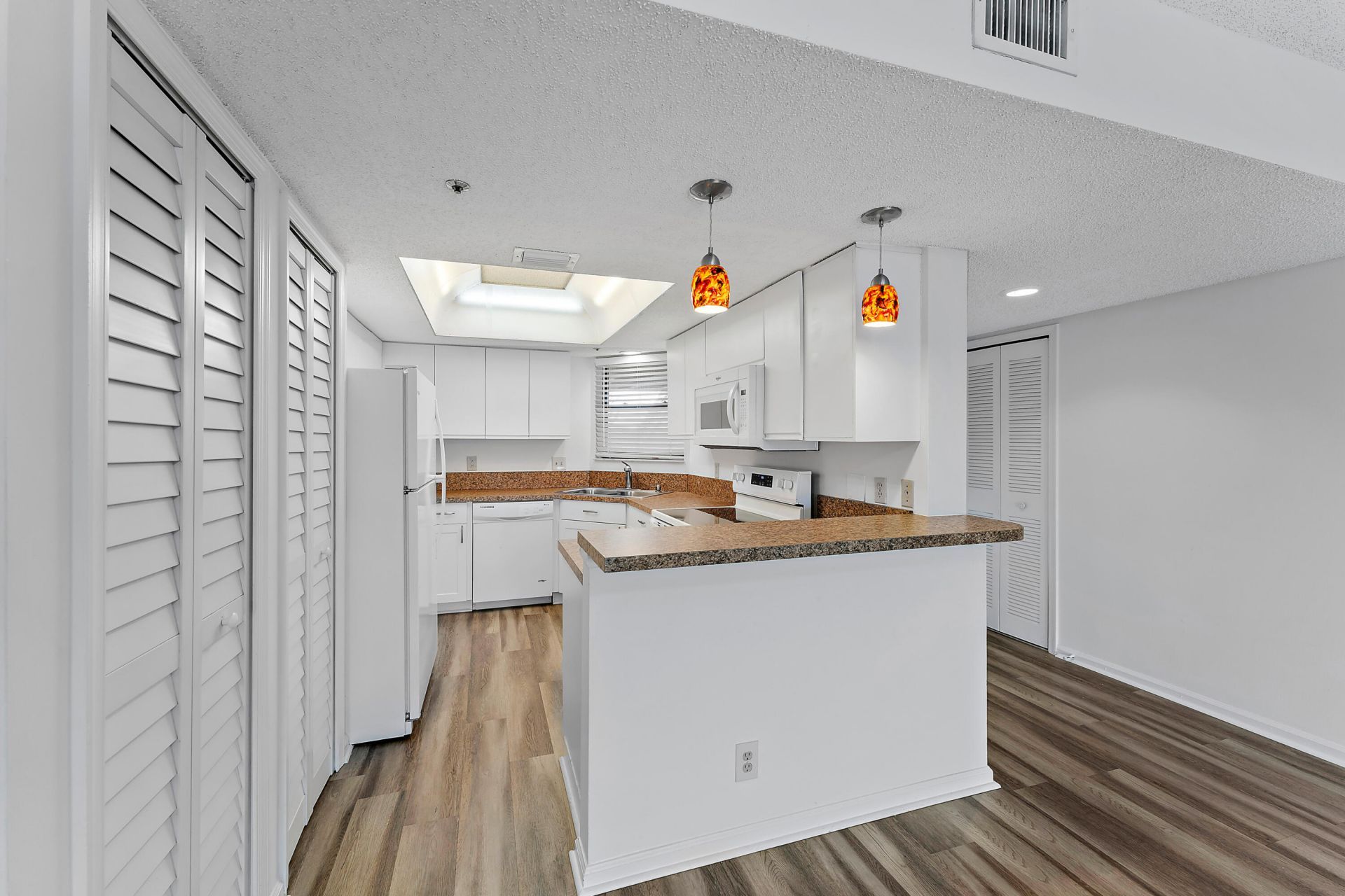 700 Uno Lago Drive, Unit 404, Juno Beach, FL 33408 Photo