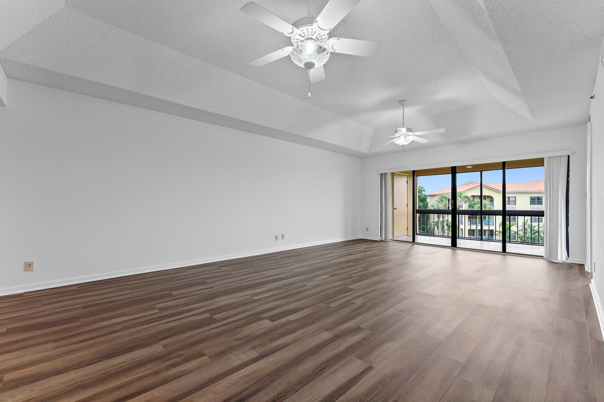 700 Uno Lago Drive, Unit 404, Juno Beach, FL 33408 Photo